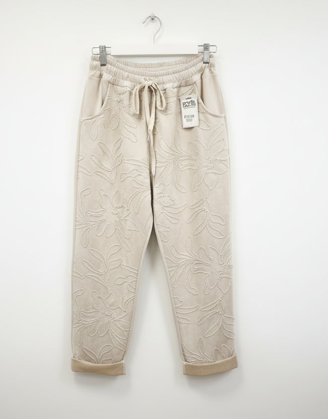 Pantalón Bordado Novedad