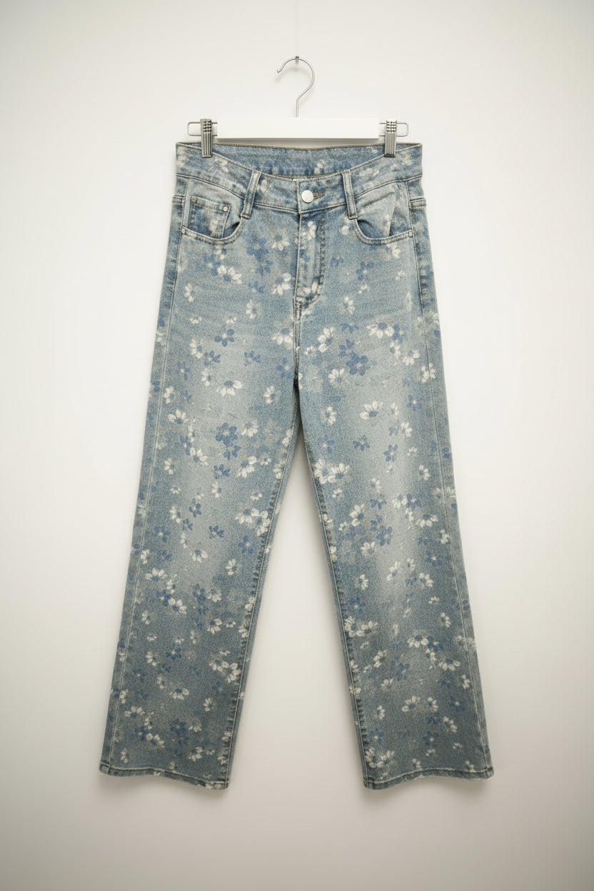 Pantalón vaquero flor azul. Novedad