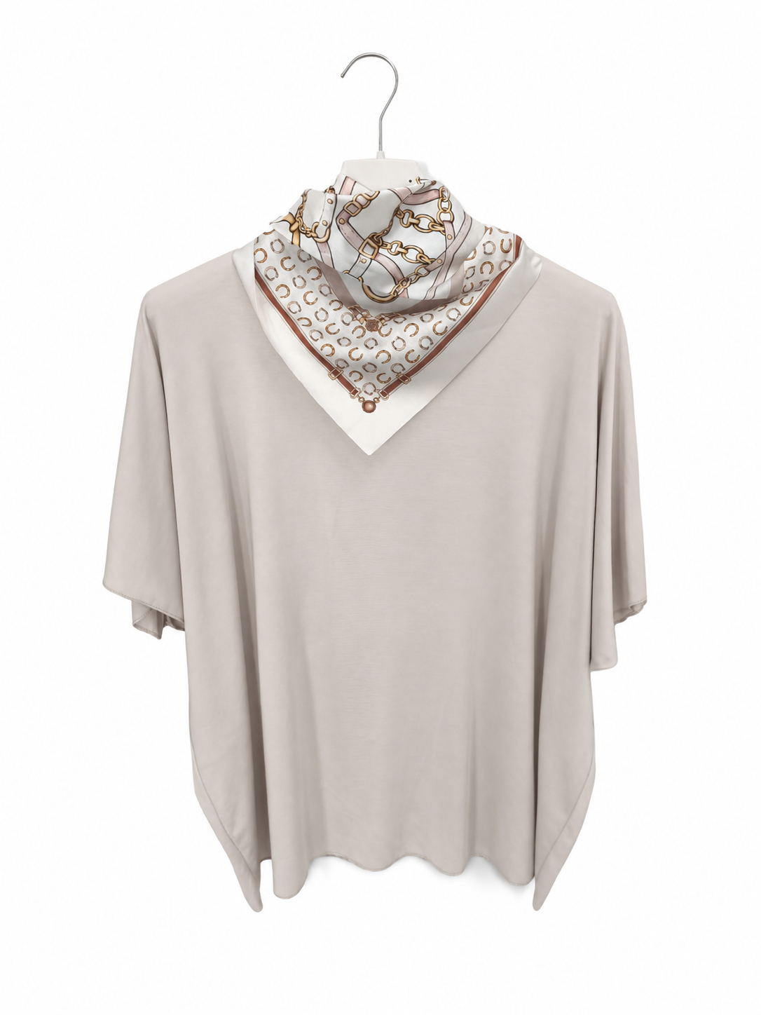 Camiseta con pañuelo Novedad