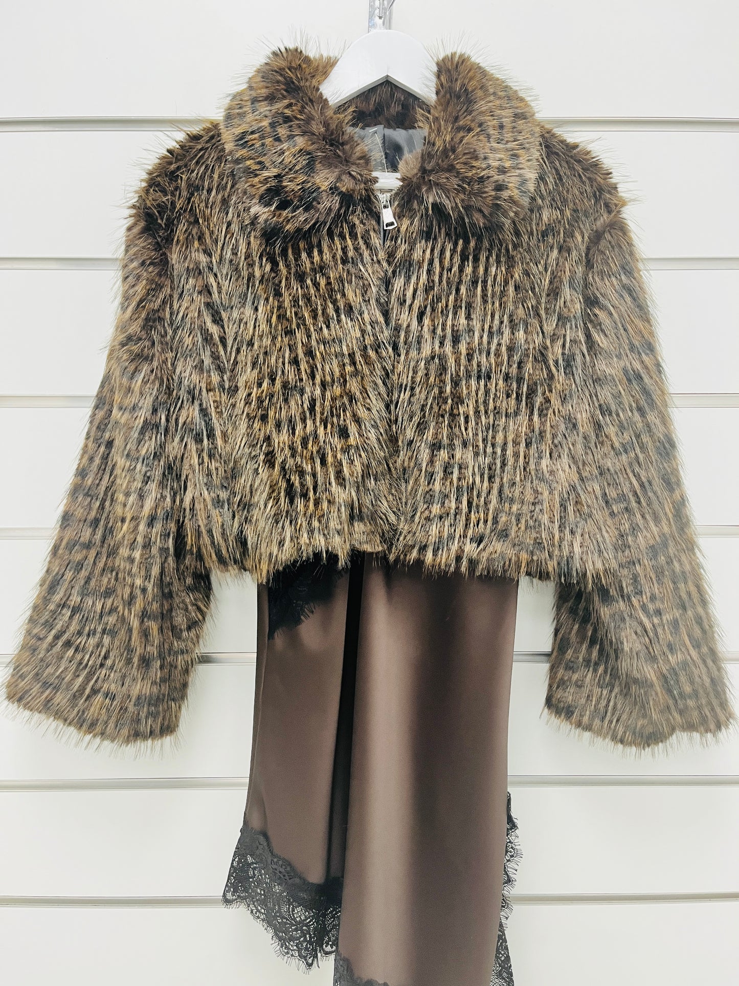 Chaqueta crop marrón chocolate