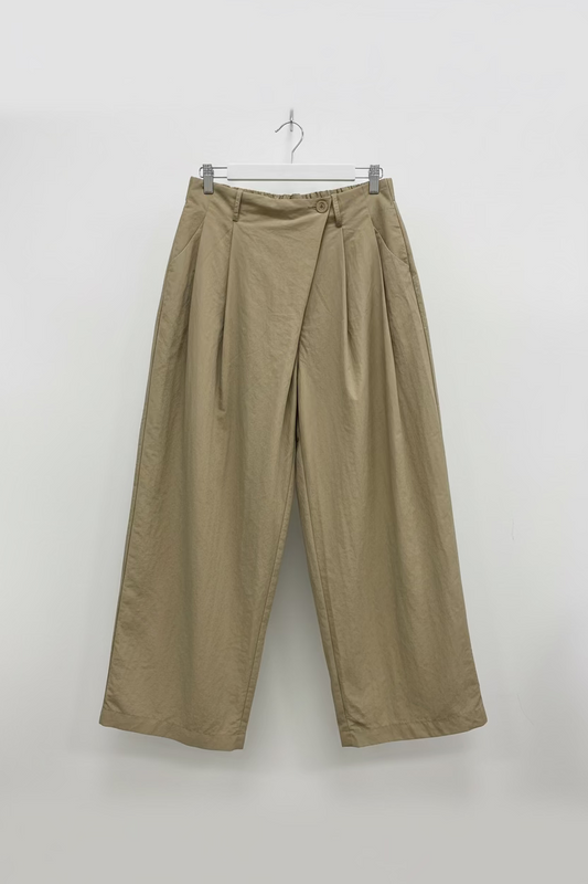 Pantalón ancho