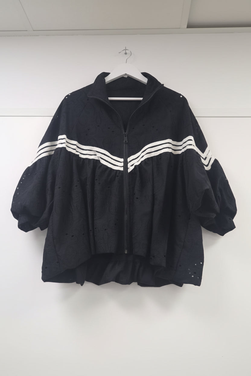 Chaqueta bordada